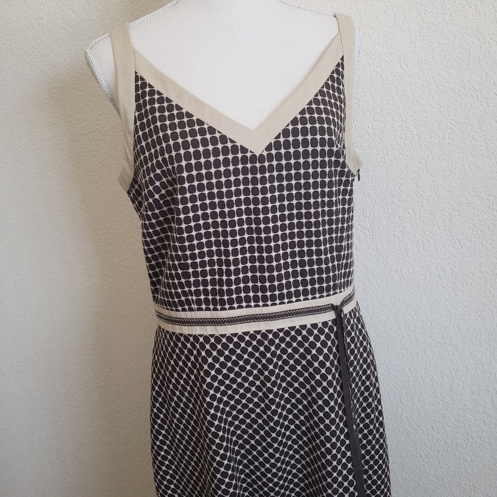 Ann Taylor LOFT V-Neck Strappy Geometric Cream Brown Sleeveless Dress Sz 12 - Picture 2 of 8